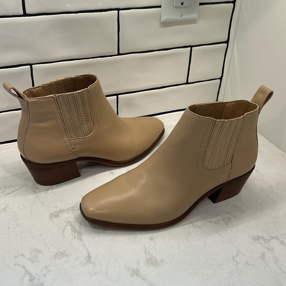 LUCKY BRAND Idola Beige Western Square Toe Stacked Heel Leather Booties 8 - Picture 5 of 16